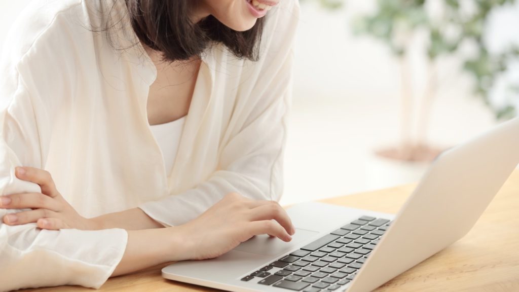 パソコンと女性