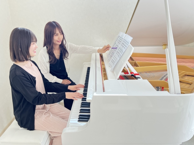 ピアノ講師